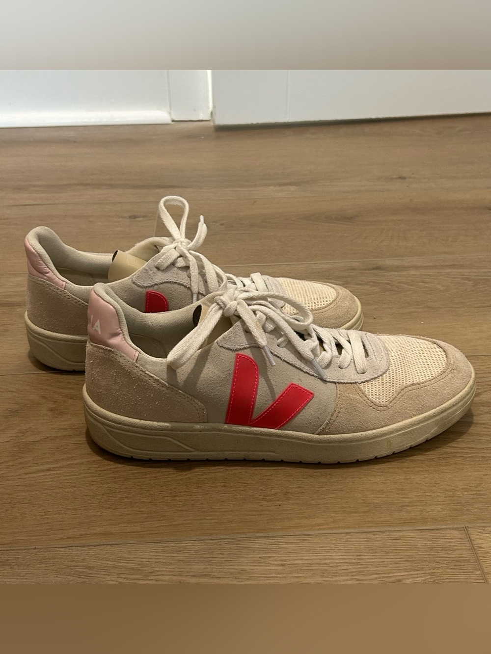 Veja Women’s Sneakers in Off-White with Pink Heel and Red V - Picture 4 of 7